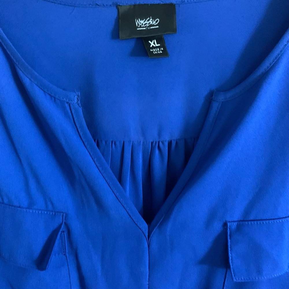 Women’s Dress - Picture 5 of 5